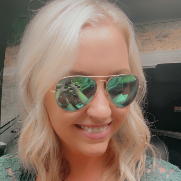 Meet your Posher, Shana - Picture 2 of 15